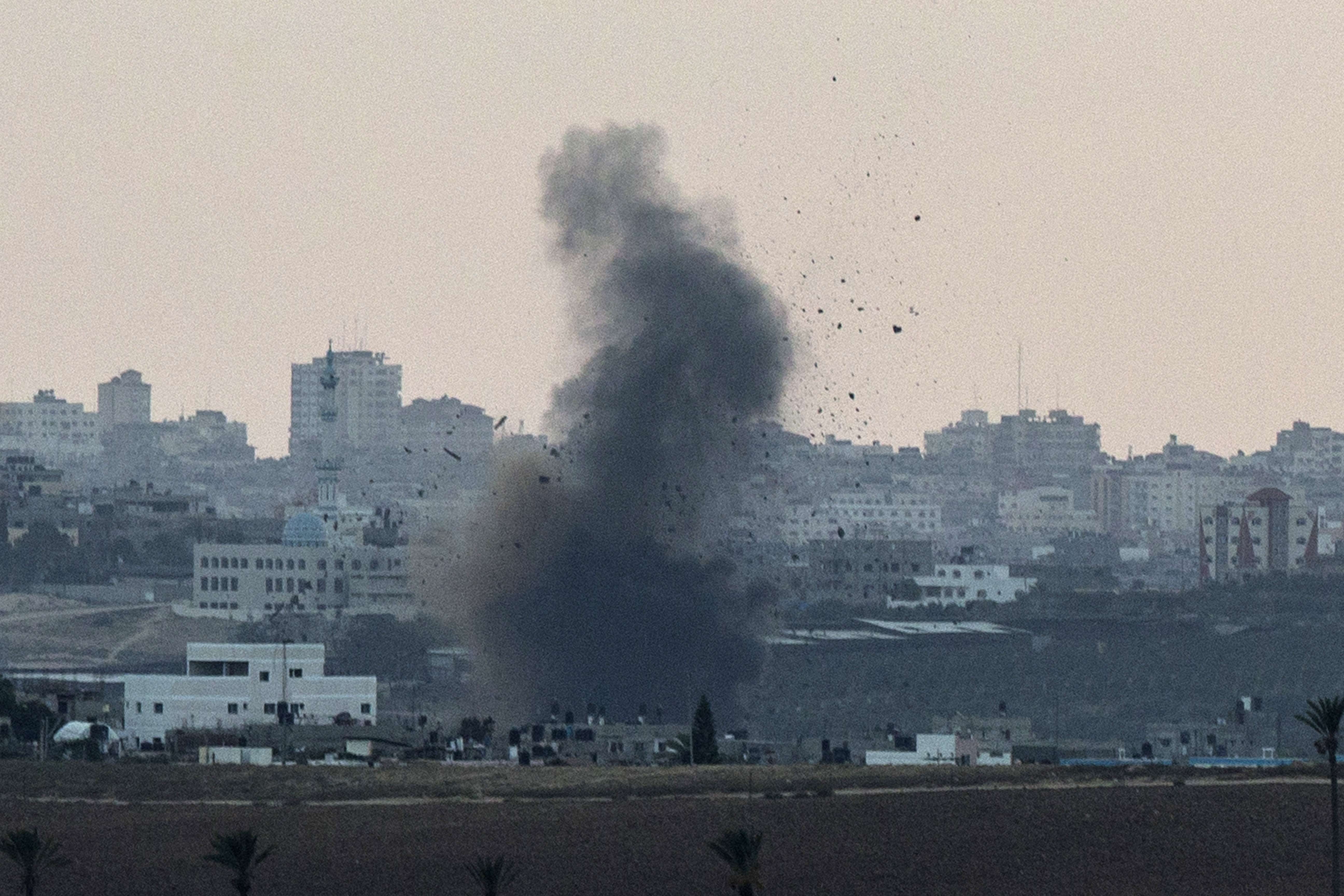 Israelul a lansat noi raiduri aeriene in Fasia Gaza. Sase palestinieni, printre care doi copii, au murit