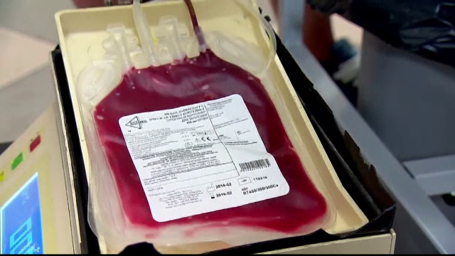 Ziua mondială a donatorilor de sânge, sărbătorită de zeci de oameni la centrele de transfuzie din ţară