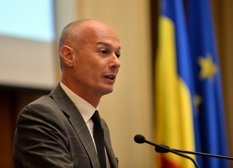 Bogdan Olteanu si-a depus demisia din functia de guvernator al BNR. Vasile Blaga: Postul acesta li se cuvine liberalilor