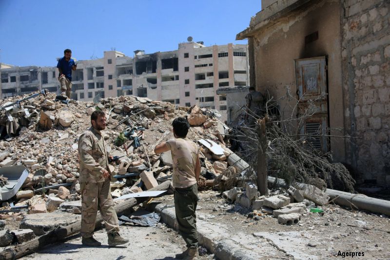 Insurgentii sirieni incearca sa sparga asediul fortelor lui Bashar al-Assad. Rebelii au pregatit si atacatorii sinucigasi