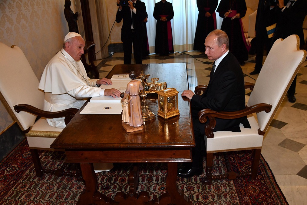 Putin s-a întâlnit pentru a treia oară cu Papa. 
