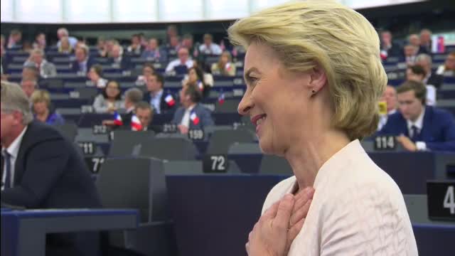 Preşedintele ales al Comisiei Europene a propus-o pe Rovana Plumb la Transporturi