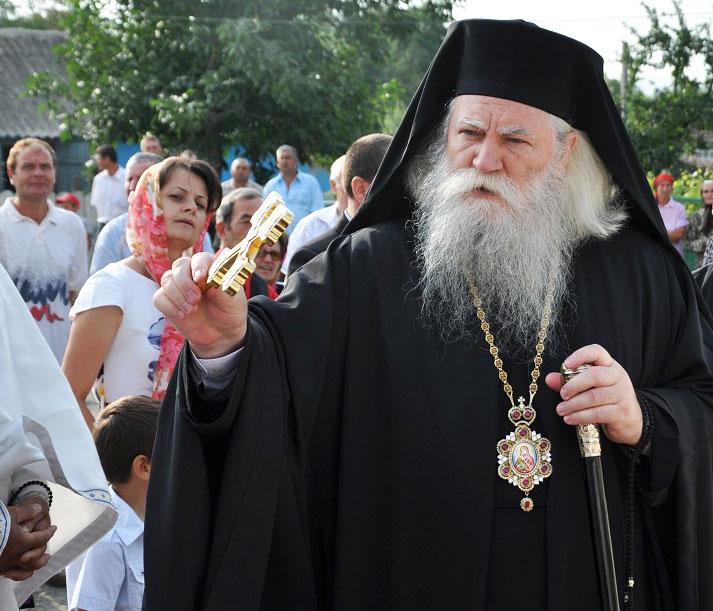ÎPS Calinic le-a interzis preoților din Suceava să mai ceară de la credincioși bani pentru serviciile religioase