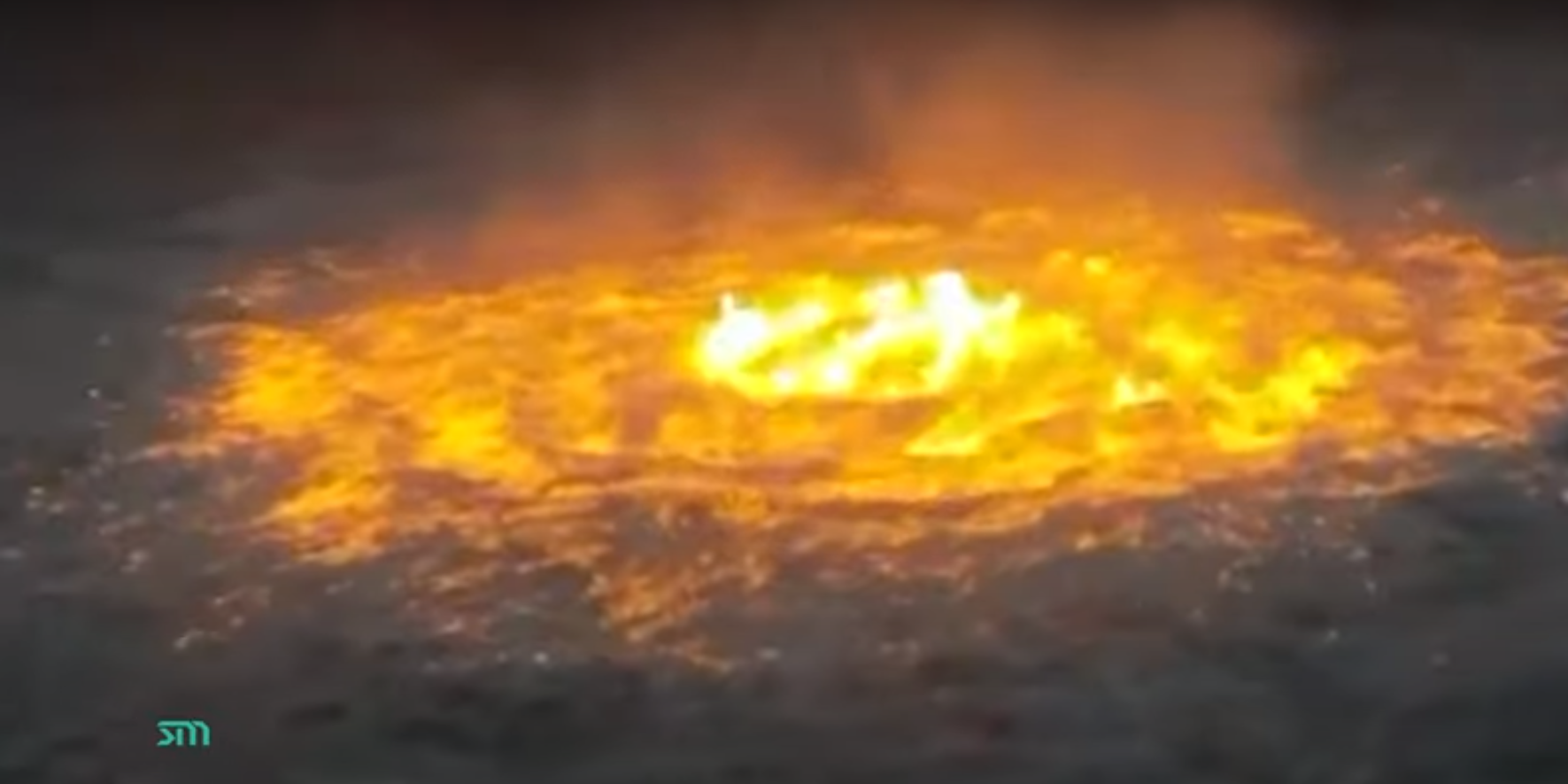 Un cerc de foc, izbucnit în ocean, în apropiere de Mexic, în urma unei scurgeri de gaz. VIDEO