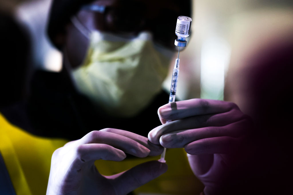 Reputat medic german: Persoanelor nevaccinate anti-COVID nu ar trebui să li se permită să călătorească