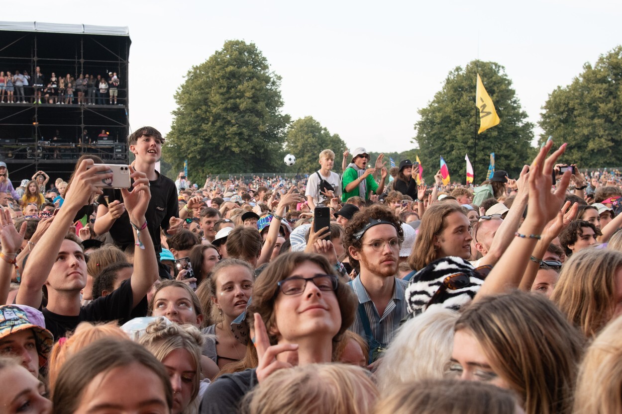 Mii de tineri participă la un festival de muzică în UK, fără restricții. GALERIE FOTO - Imaginea 5