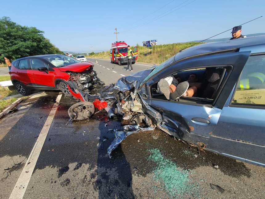 Accident rutier produs de un şofer beat, în Hunedoara. Trei oameni au fost răniţi
