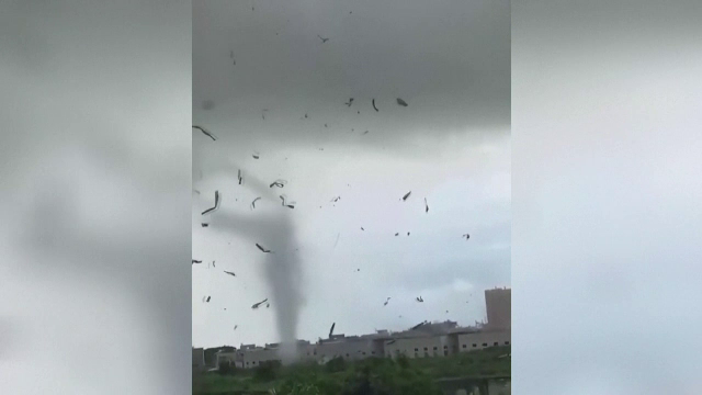 O tornadă a făcut ravagii în doar câteva minute în China