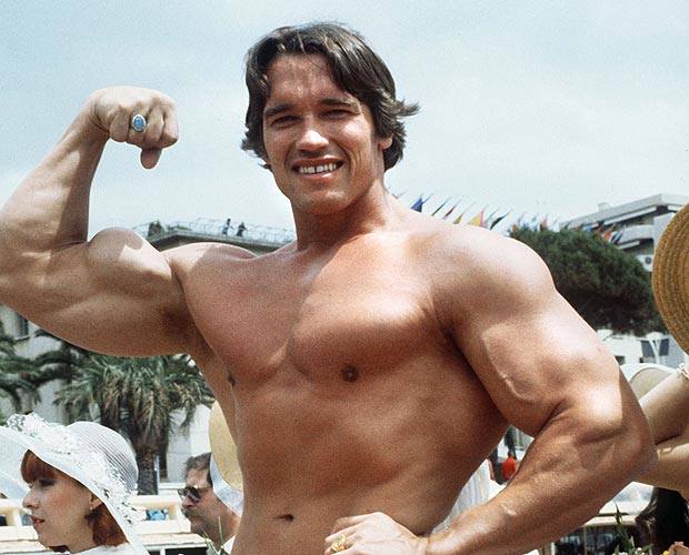 Fiul lui Arnold Schwarzenegger calca pe urmele tatalui sau, la 20 de ani. A mostenit cultul pentru corp al actorului