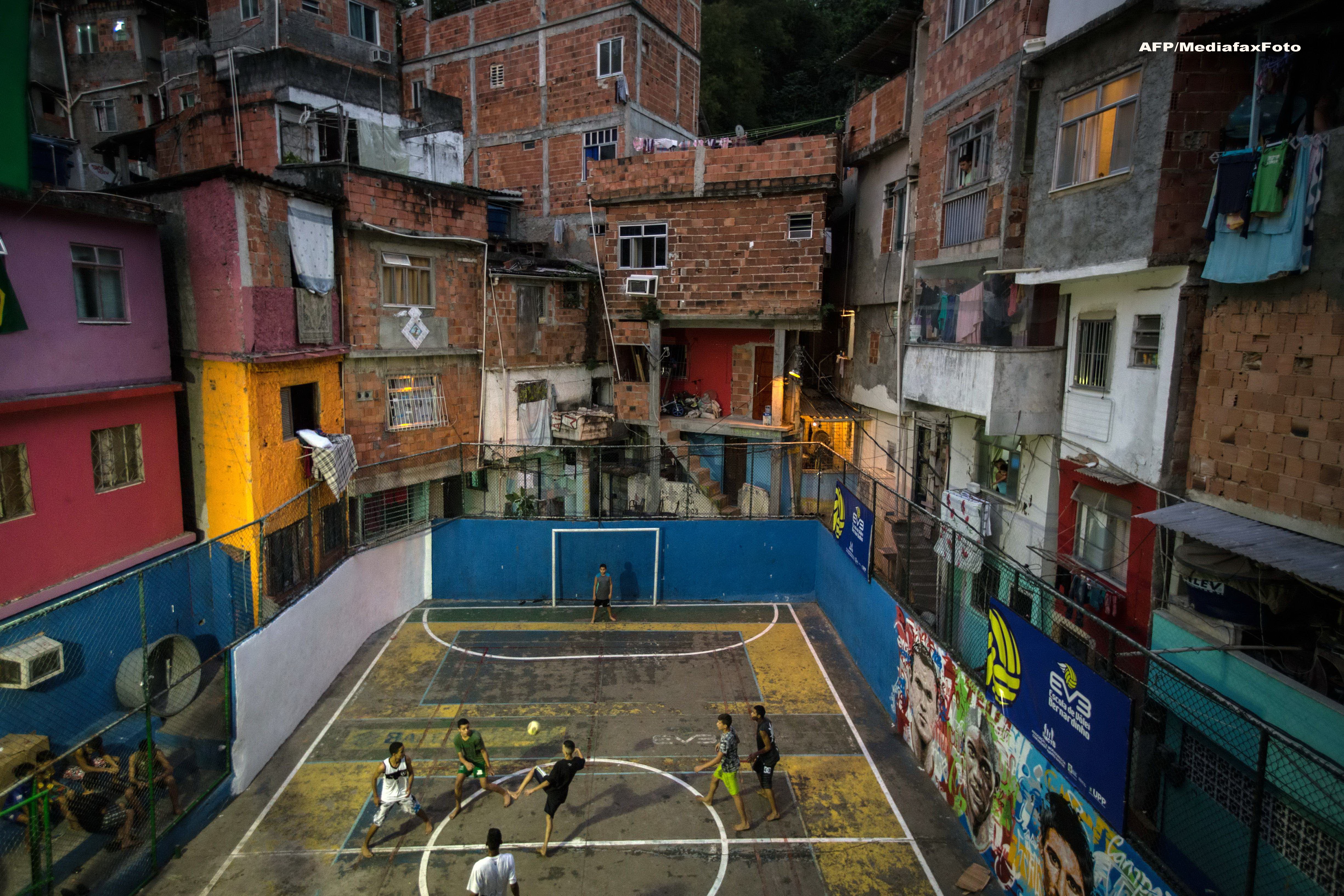 BRAZILIA 2014. Chipul sarac al mahalalelor din Sao Paolo, metropola care lanseaza Campionatul Mondial de Fotbal - Imaginea 2