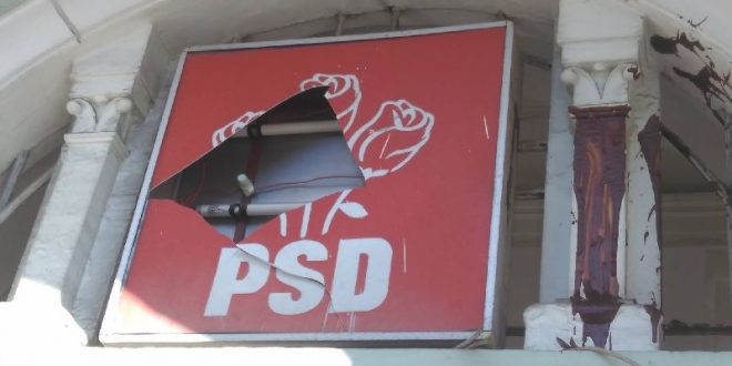 Sediul PSD Mureş, atacat cu 