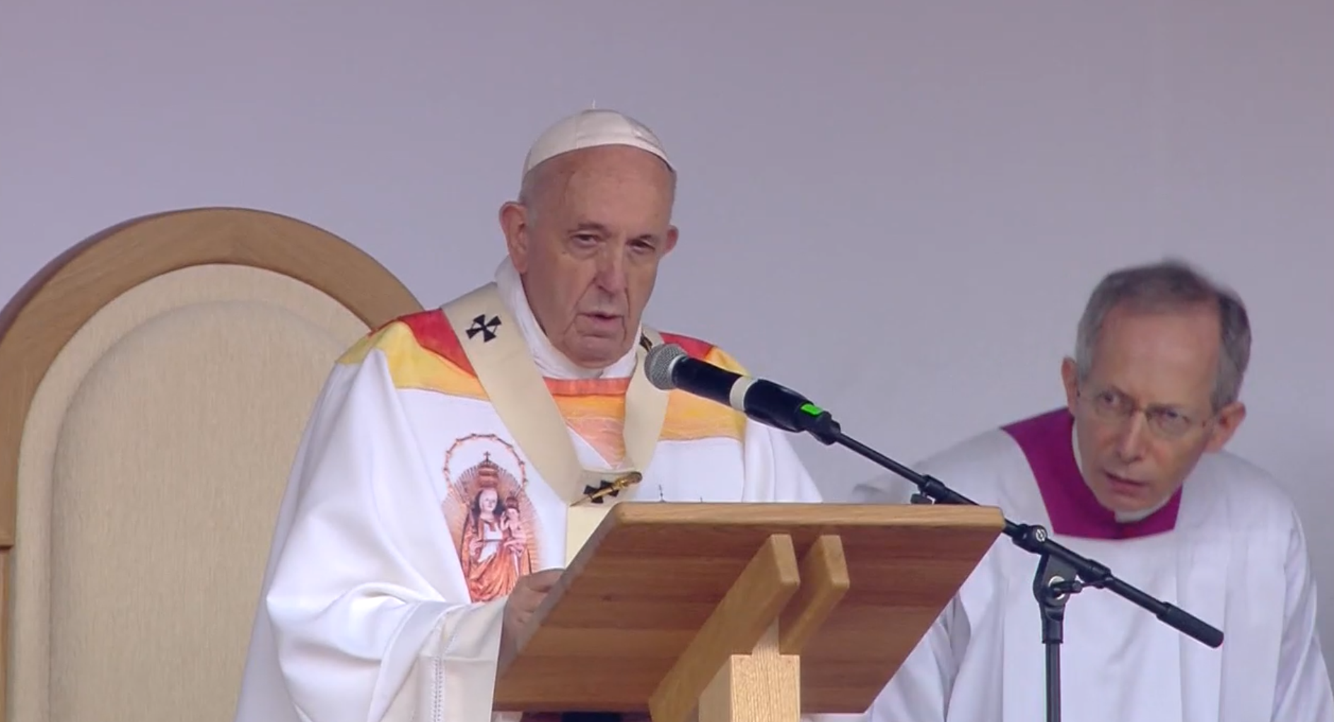 Papa Francisc în România. 150.000 de pelerini au fost alături de Papă, la Iași, în a doua zi a vizitei. VIDEO - Imaginea 15