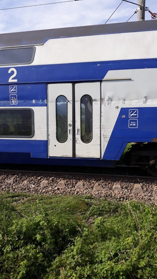 ANIMAȚIE GRAFICĂ cu trenul deraiat după ce a lovit un camion în Bacău - Imaginea 20