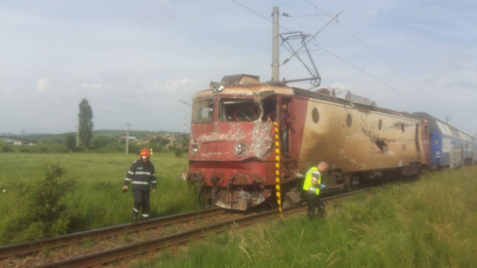 ANIMAȚIE GRAFICĂ cu trenul deraiat după ce a lovit un camion în Bacău - Imaginea 15