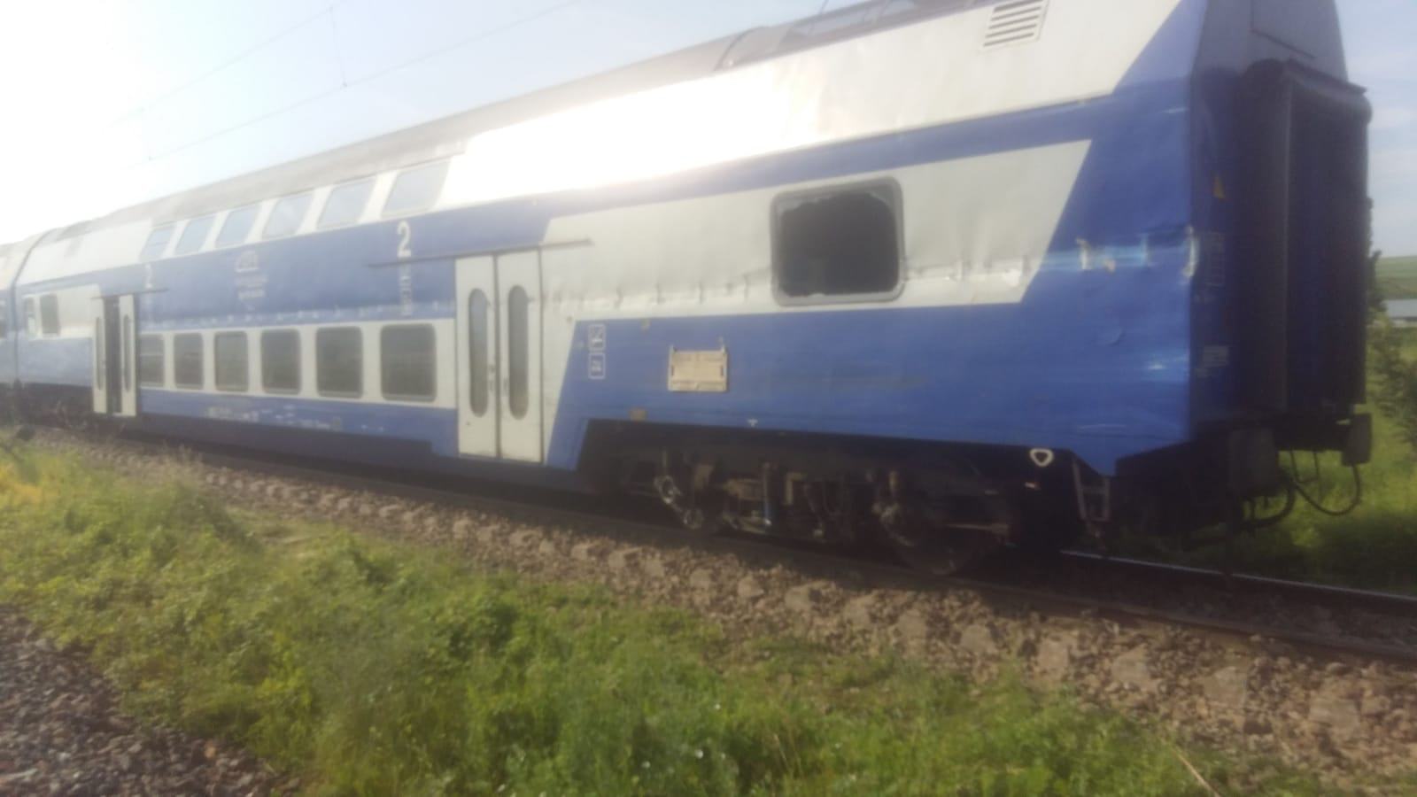 ANIMAȚIE GRAFICĂ cu trenul deraiat după ce a lovit un camion în Bacău - Imaginea 13