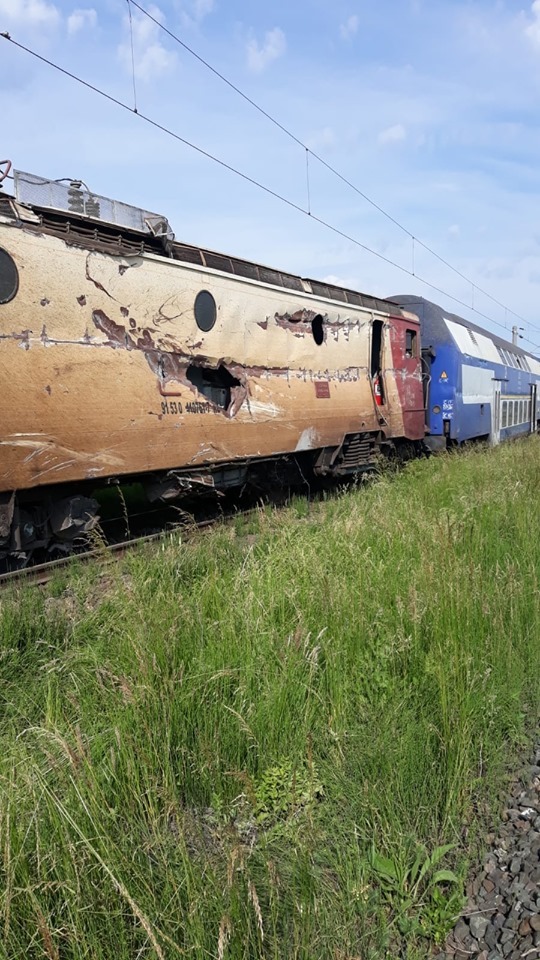 ANIMAȚIE GRAFICĂ cu trenul deraiat după ce a lovit un camion în Bacău - Imaginea 8