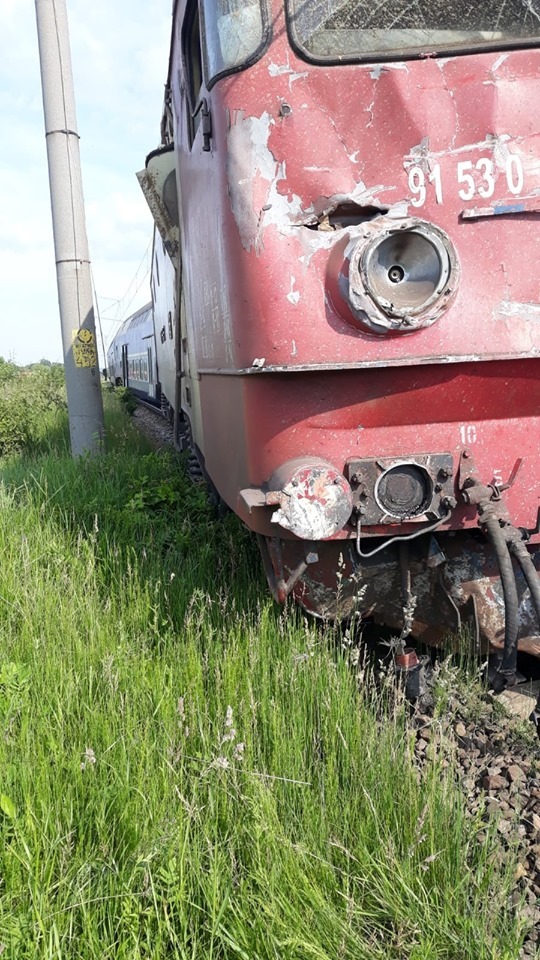 ANIMAȚIE GRAFICĂ cu trenul deraiat după ce a lovit un camion în Bacău - Imaginea 7