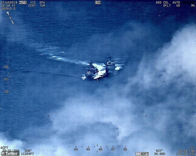 Ipostaza în care au fost filmați rușii pe distrugătorul aflat aproape de coliziune cu nava SUA - Imaginea 3
