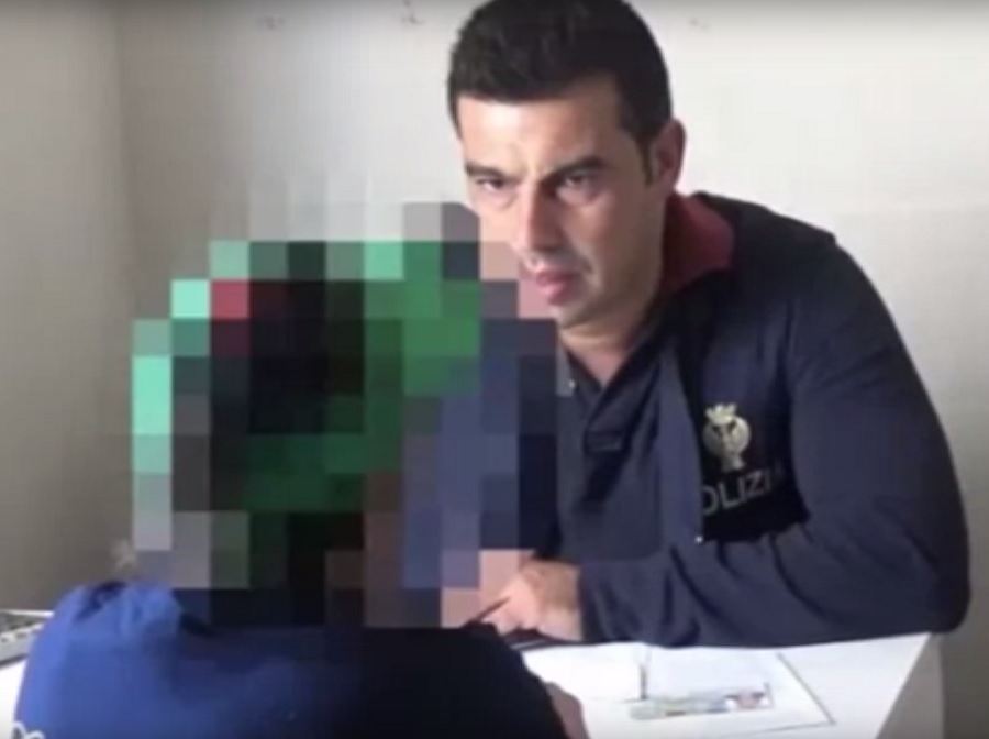 O româncă din Italia și-a obligat fiica de 13 ani să se prostitueze. Client, un bărbat de 90 ani - Imaginea 1