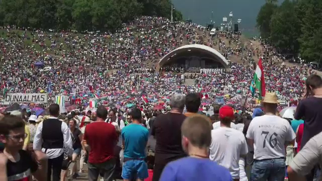 Sute de mii de pelerini au luat parte la Rusaliile Catolice, la Șumuleu Ciuc. Evenimentul, nelipsit de incidente