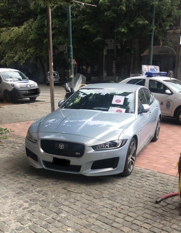 Șoferul unui Jaguar a primit 7 amenzi în Timișoara în câteva luni. Mesajul Poliției