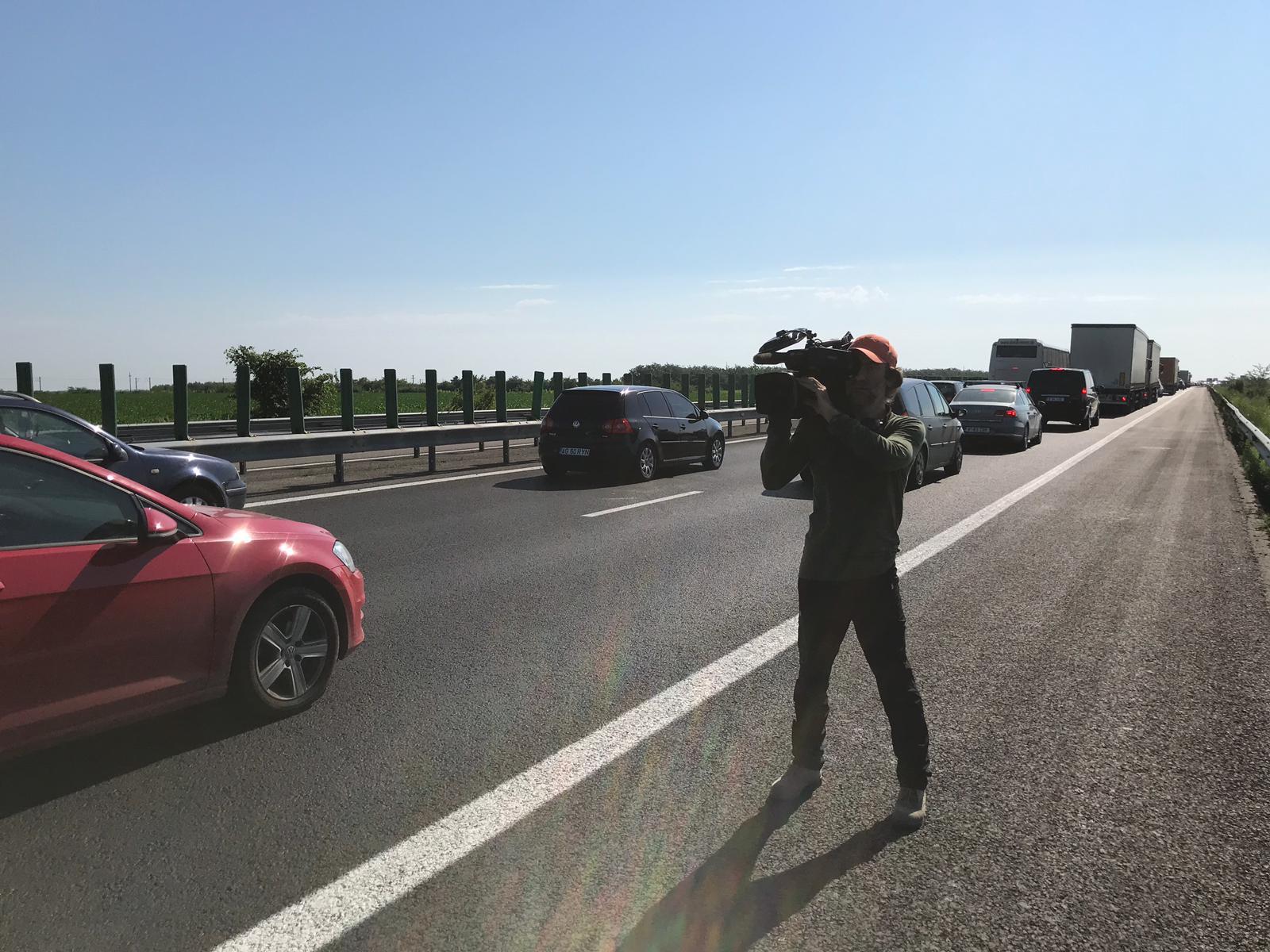 Carambol cu 5 mașini și 3 răniți pe Autostrada Soarelui. Coadă pe kilometri întregi - Imaginea 3