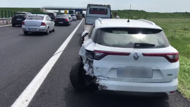 Carambol cu 5 mașini și 3 răniți pe Autostrada Soarelui. Coadă pe kilometri întregi - Imaginea 6