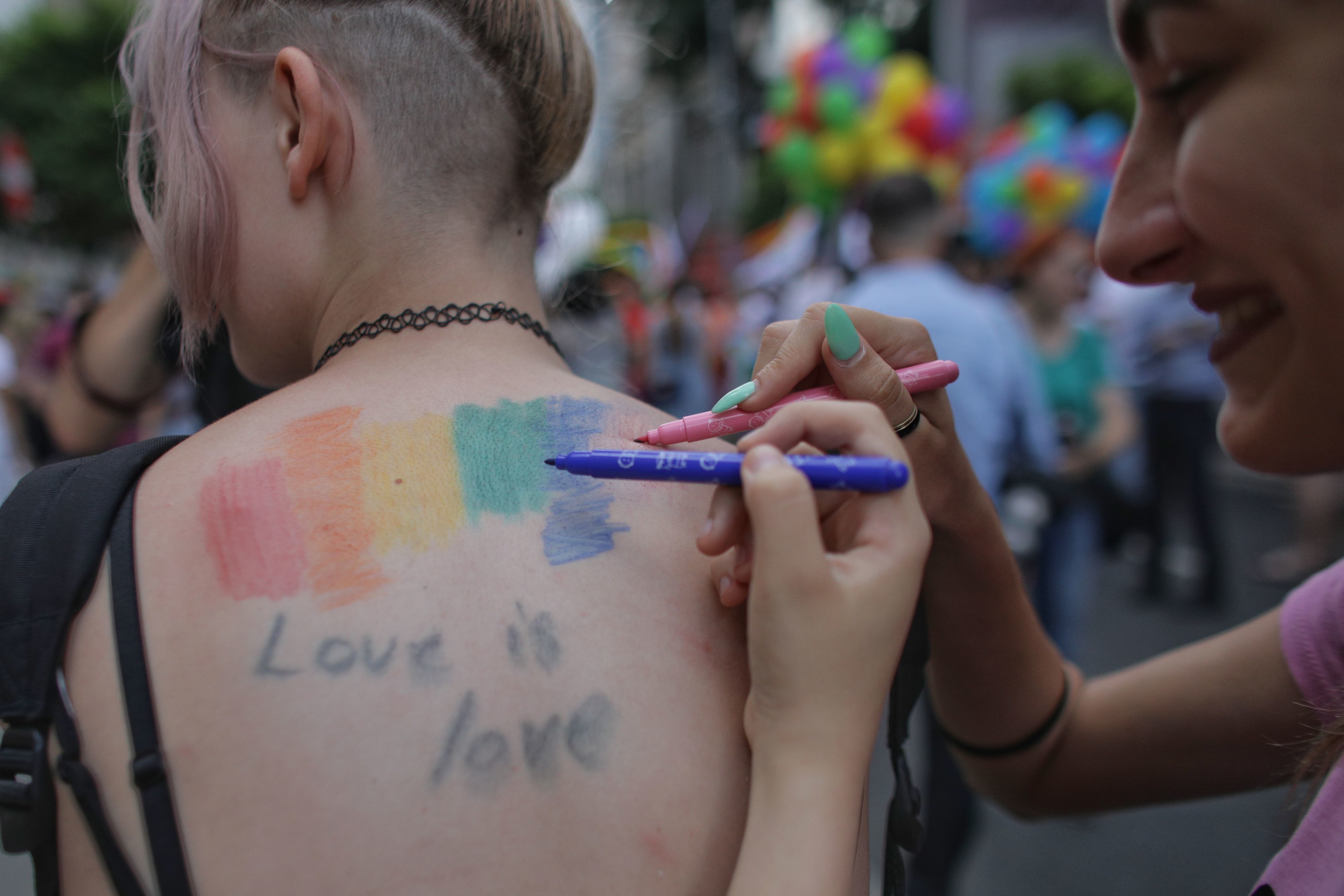 ”Bucharest Pride” vs ”Marșul Normalității” în Capitală. Reacții din cele 2 tabere - Imaginea 1