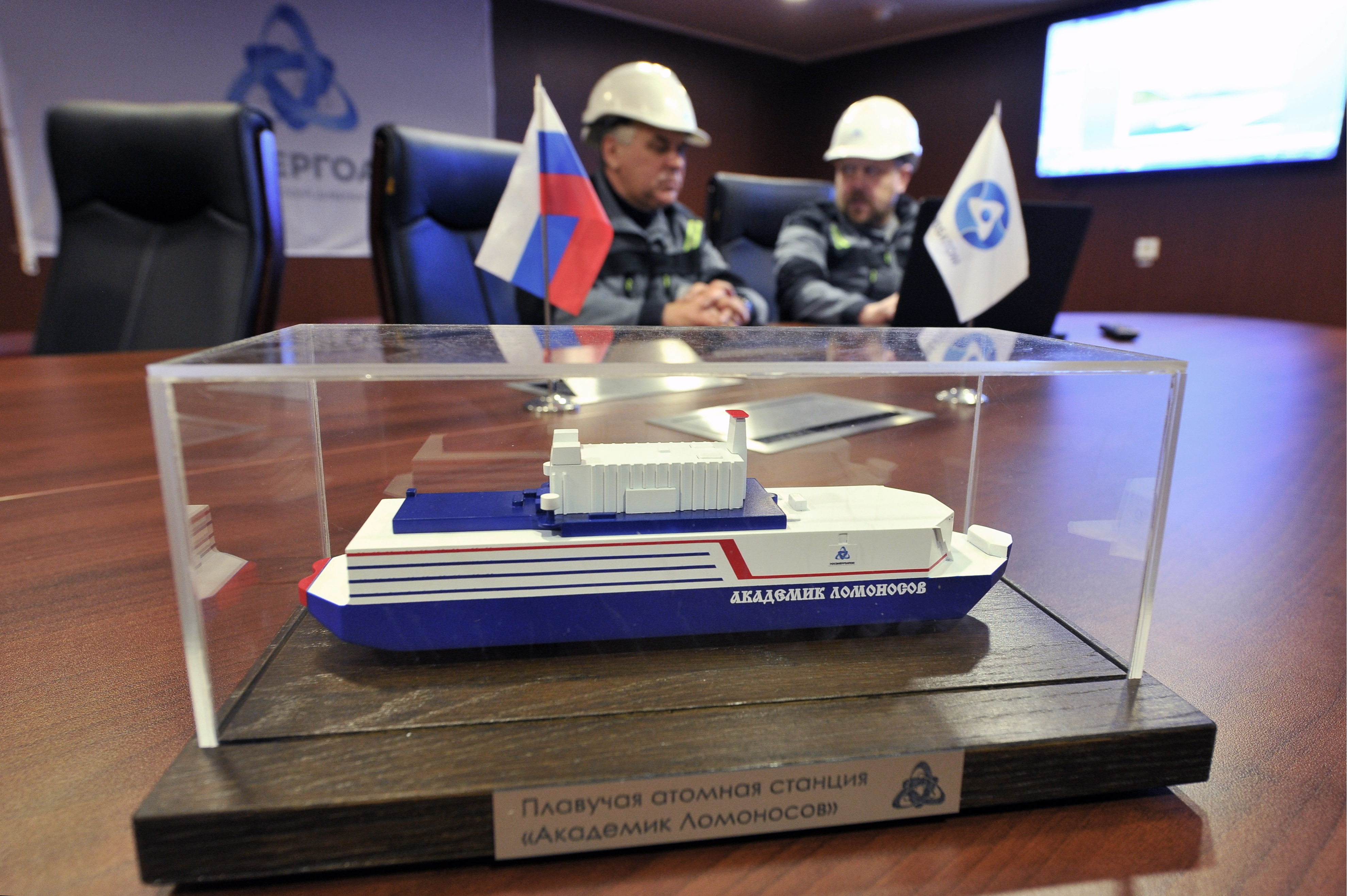 Rusia trimite în larg controversata navă numită ”Cernobîl plutitor”. GALERIE FOTO - Imaginea 7