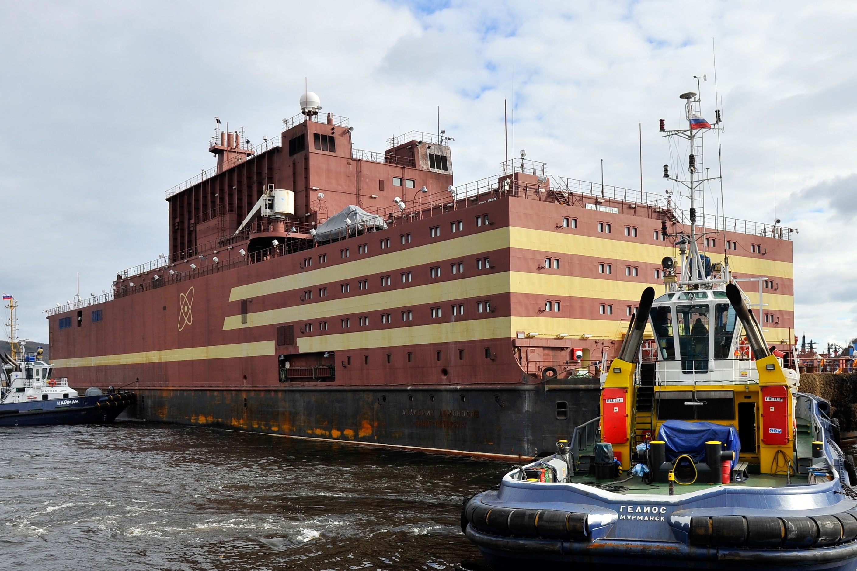 Rusia trimite în larg controversata navă numită ”Cernobîl plutitor”. GALERIE FOTO - Imaginea 16