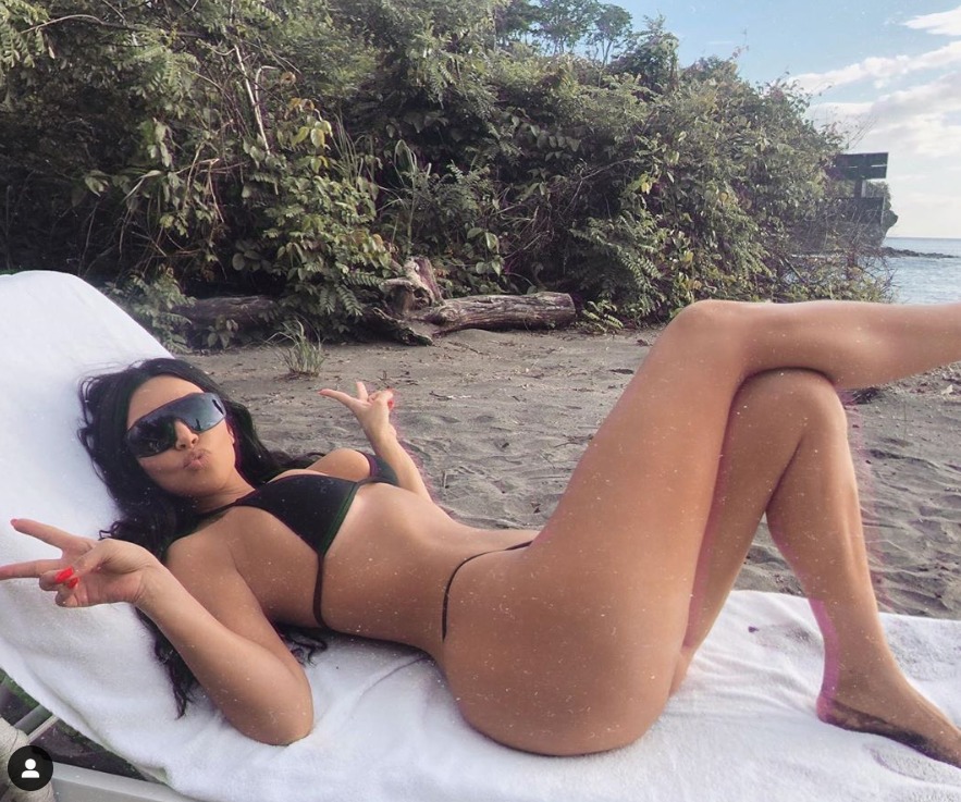 Imaginile cu Kim Kardashian care nu lasă loc imaginației. Cum s-a pozat în Costa Rica FOTO - Imaginea 3