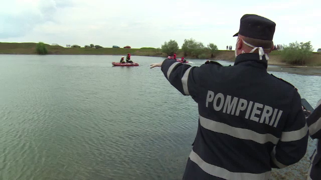 Adolescent de 14 ani, înecat într-un lac din Dâmbovița. Trupul neînsuflețit, găsit de scafandri