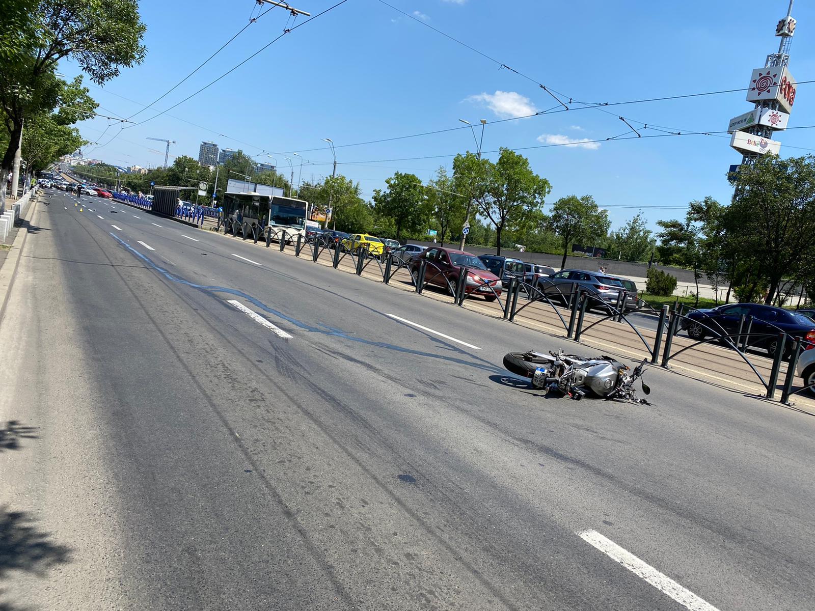 Un copil de 10 ani a murit după ce a fost lovit de un motociclist, în București - Imaginea 9