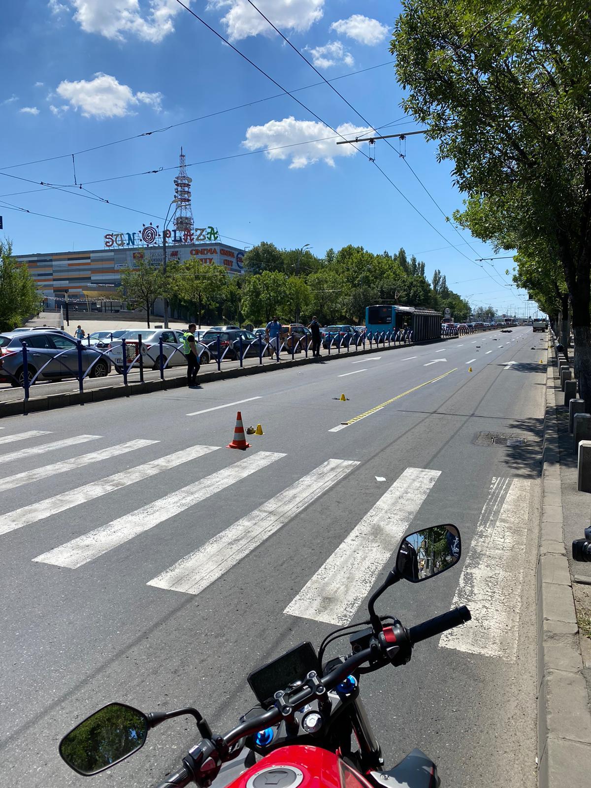 Un copil de 10 ani a murit după ce a fost lovit de un motociclist, în București - Imaginea 1