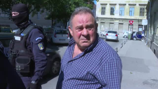 Executorul judecătoresc din Timișoara le-ar fi ademenit pe tinere cu bani și promisiuni