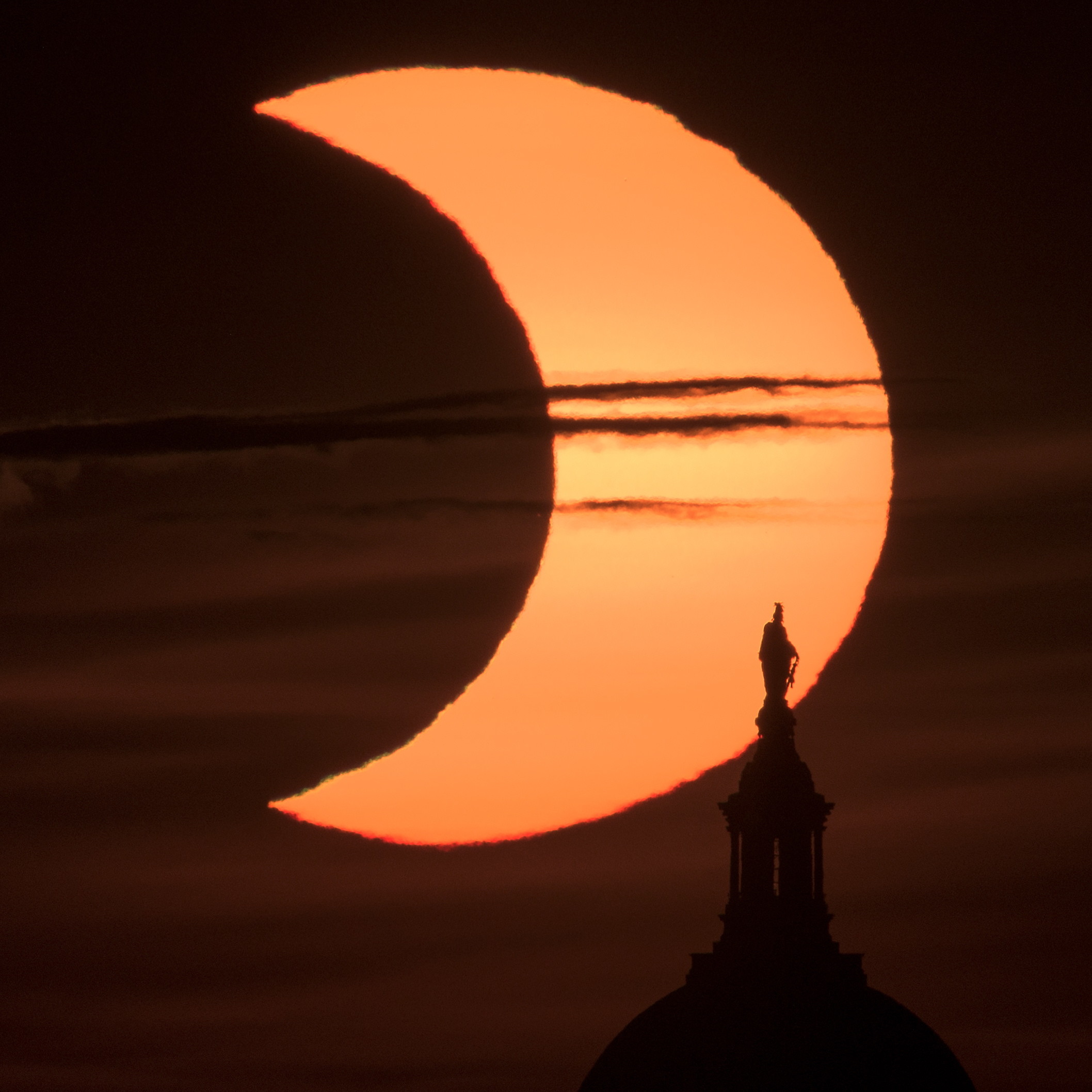 VIDEO. Imagini uimitoare din timpul eclipsei de soare. Cum s-a văzut în SUA și Canada - Imaginea 4