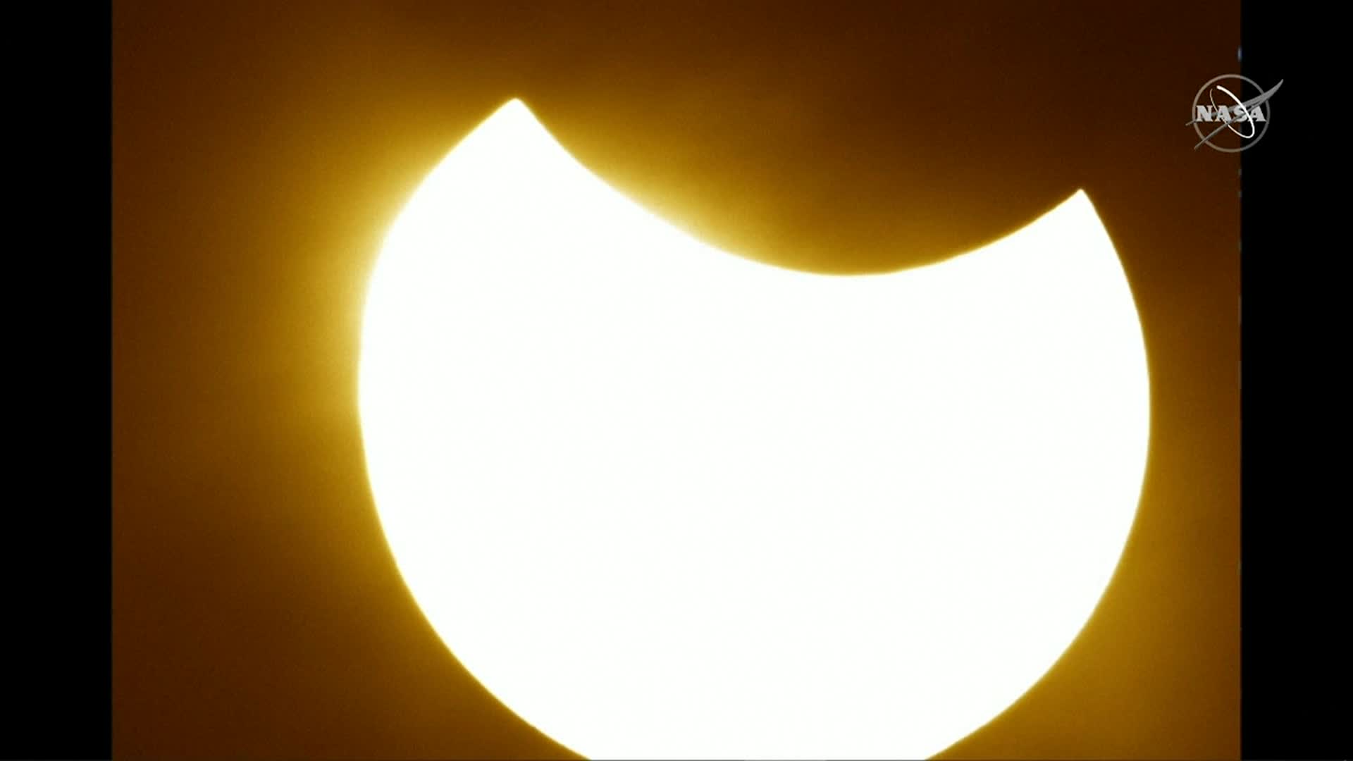 VIDEO. Imagini uimitoare din timpul eclipsei de soare. Cum s-a văzut în SUA și Canada - Imaginea 6