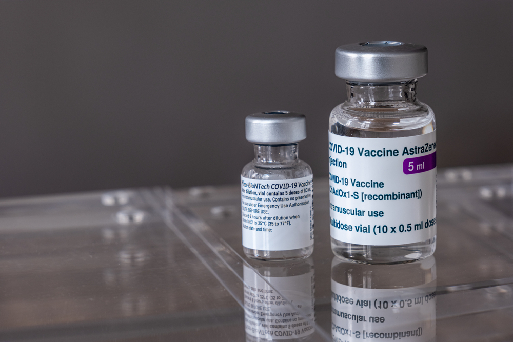 Studiu: Vaccinurile Pfizer și AstraZeneca au o eficiență de peste 90% împotriva variantei Delta a coronavirusului