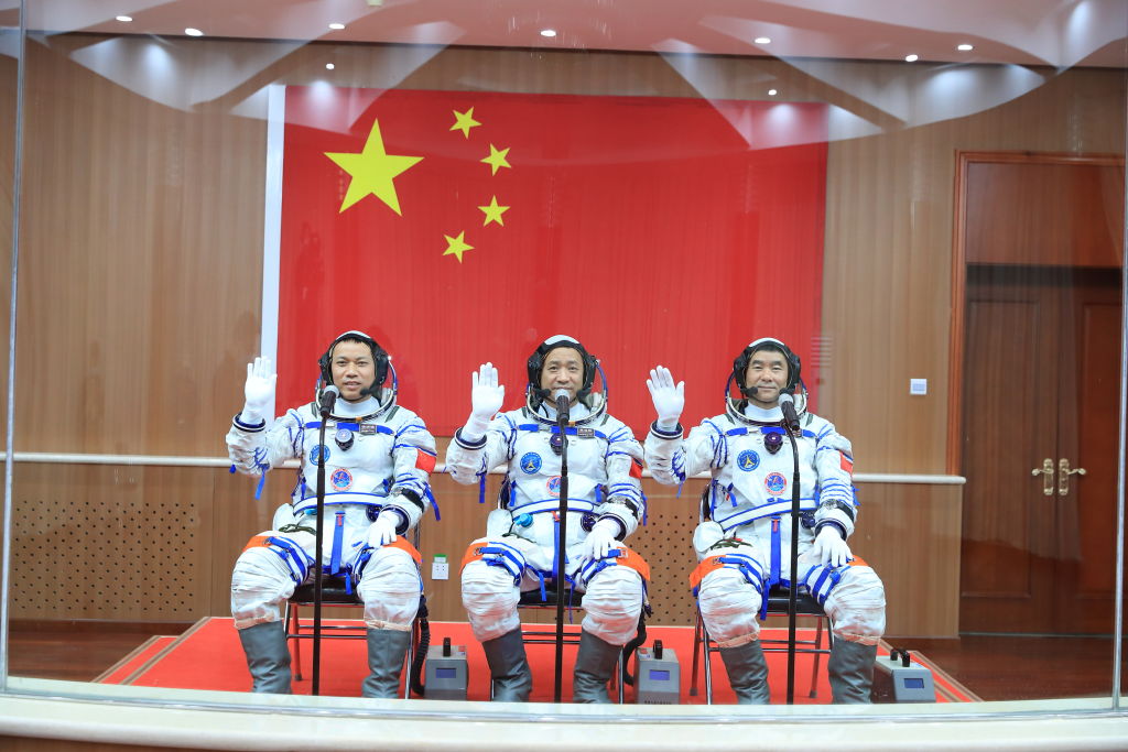 China vrea să trimită un echipaj uman pe Marte în 2033 și să instaleze o bază locuită permanent pe Planeta Roșie