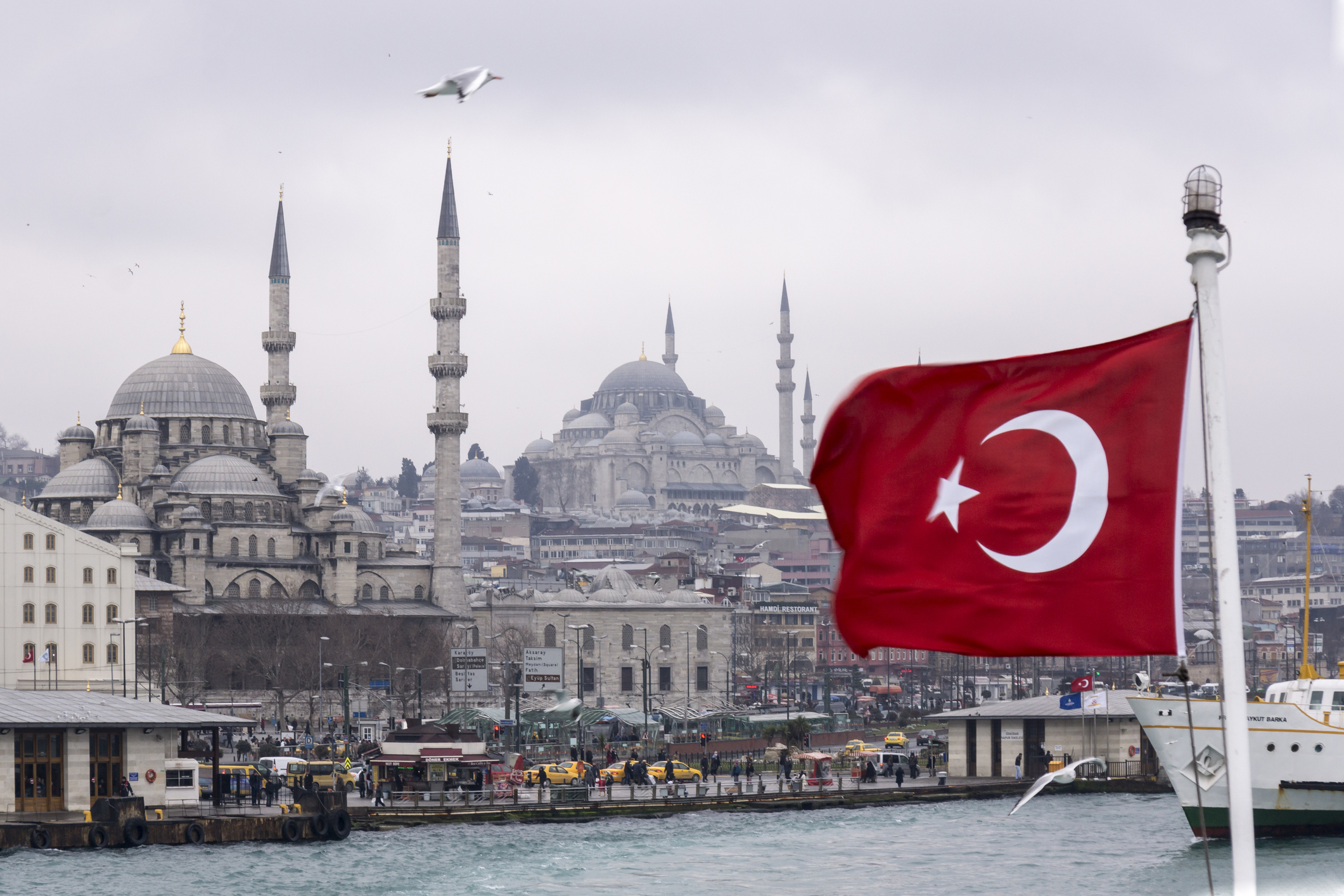 16 jurnalişti din Turcia au fost închişi pentru 