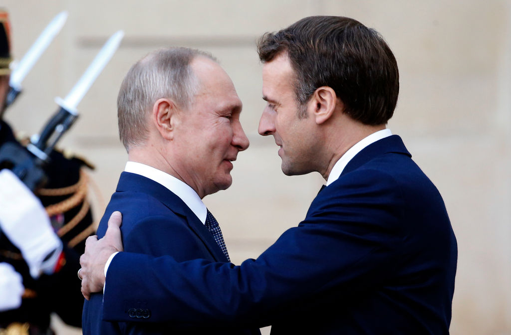 VIDEO. Cum a discutat Macron cu Putin pentru a evita războiul din Ucraina