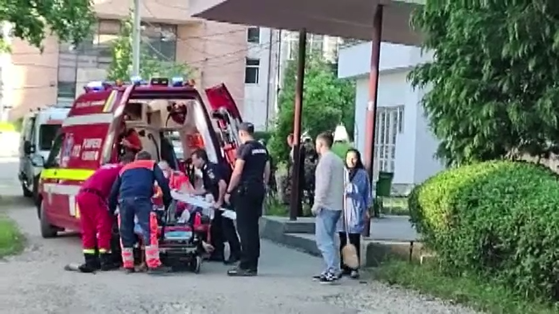 Studentul din Republica Moldova care a căzut de la etajul trei al unui cămin din Petroșani a decedat