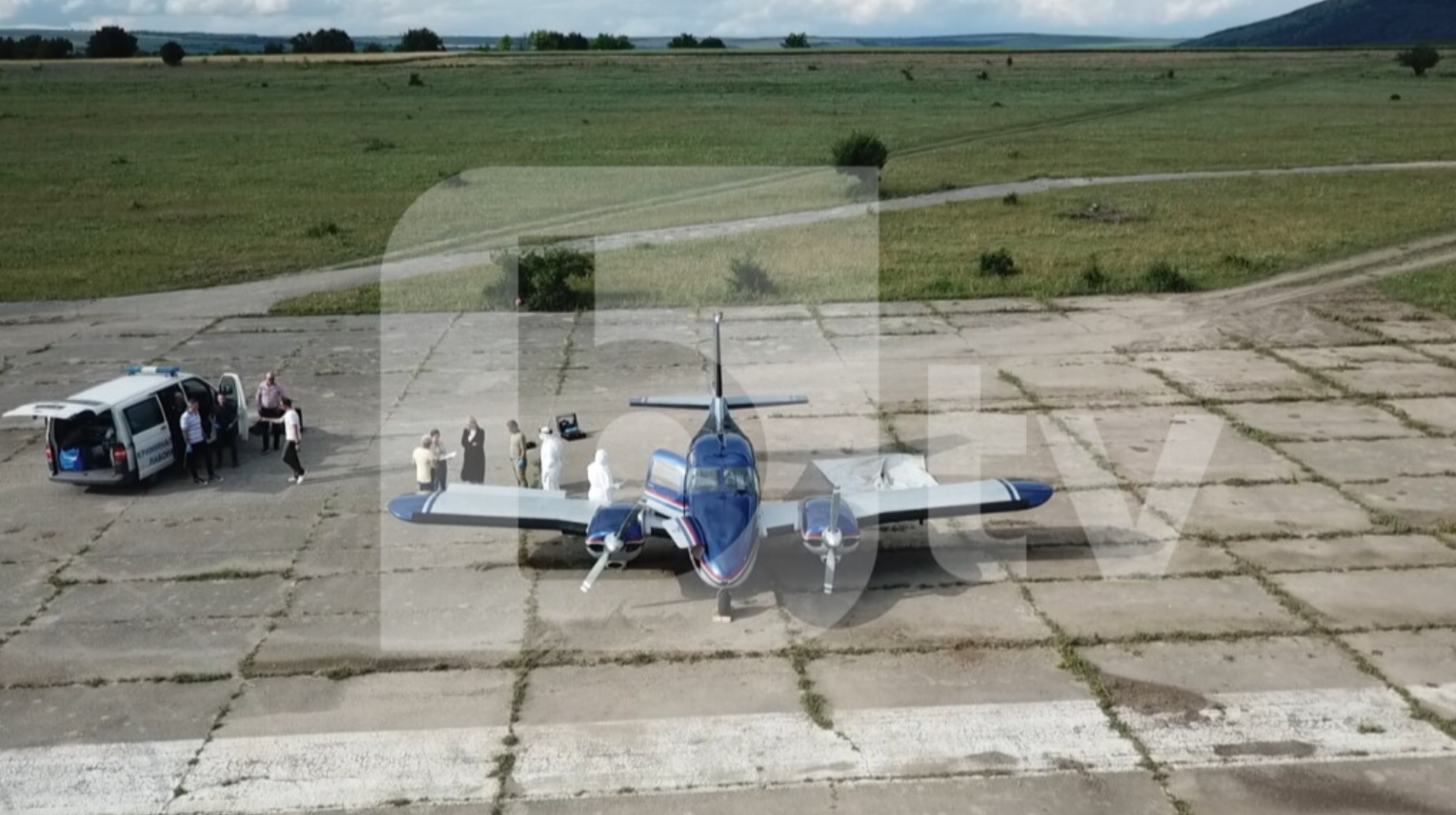 Prima imagine cu avionul misterios care a tranzitat România. Ce au făcut pilotul și pasagerul după ce au aterizat în Bulgaria