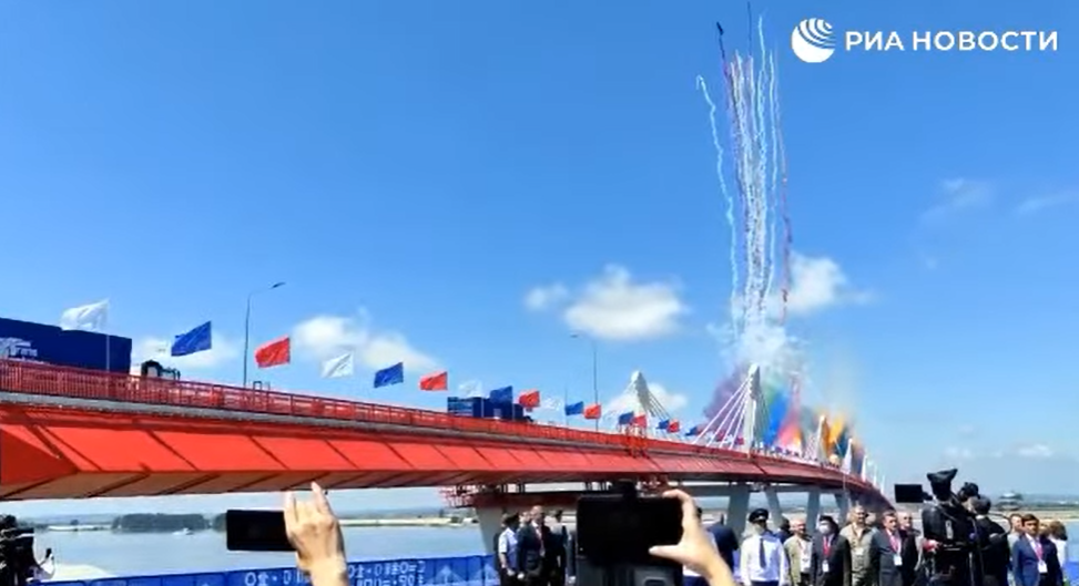 Rusia şi China au inaugurat un pod transfrontalier în Orientul Îndepărtat, în valoare de 342 de milioane de dolari