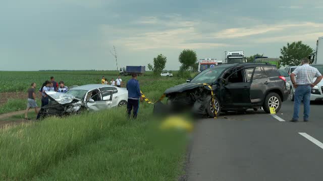 Ce s-a găsit în mașina șoferului care a murit în accidentul din Buzău și a provocat moartea unui copil