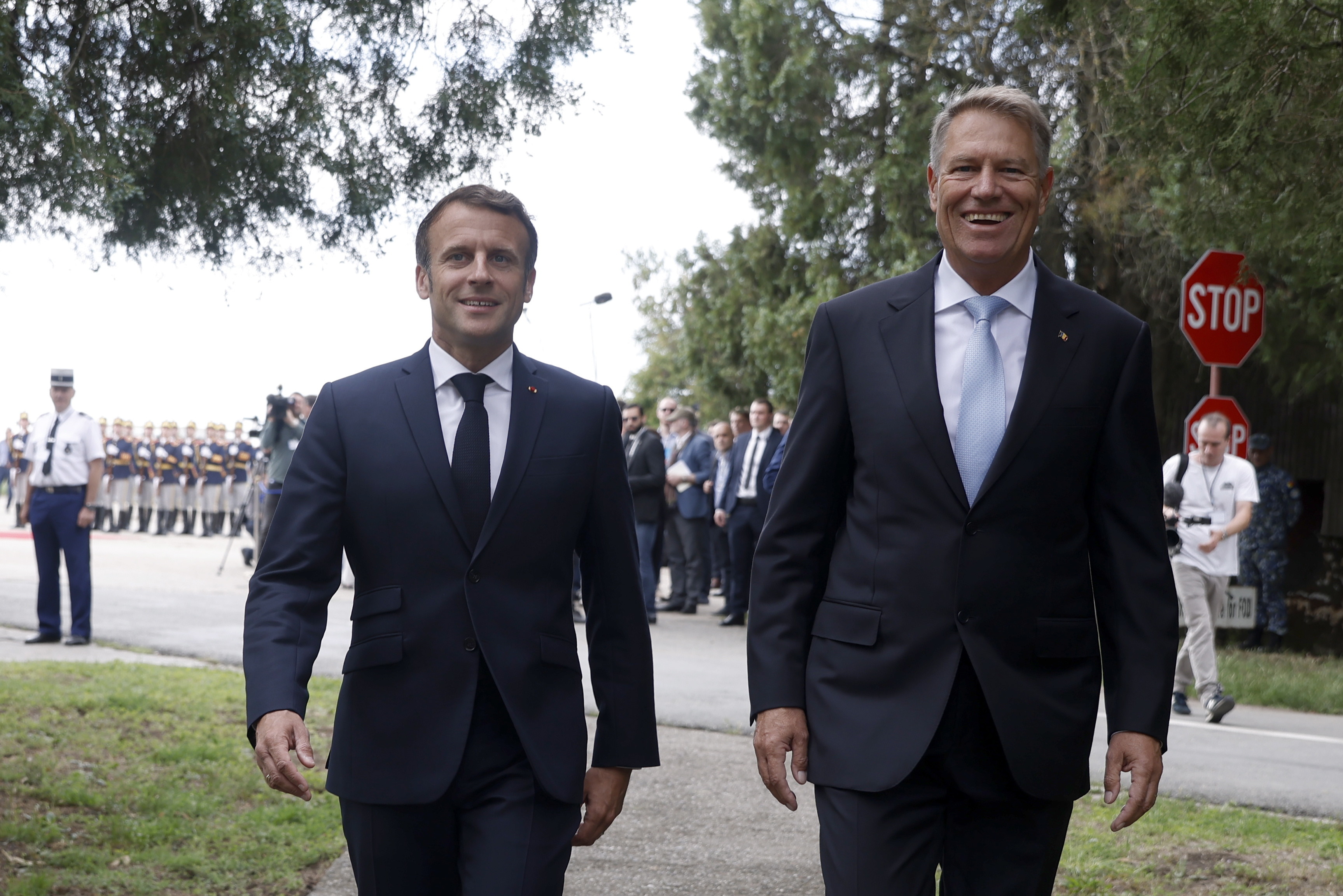 Macron, în România: Rusia este un stat puternic, nu dorim să avem un război cu poporul rus