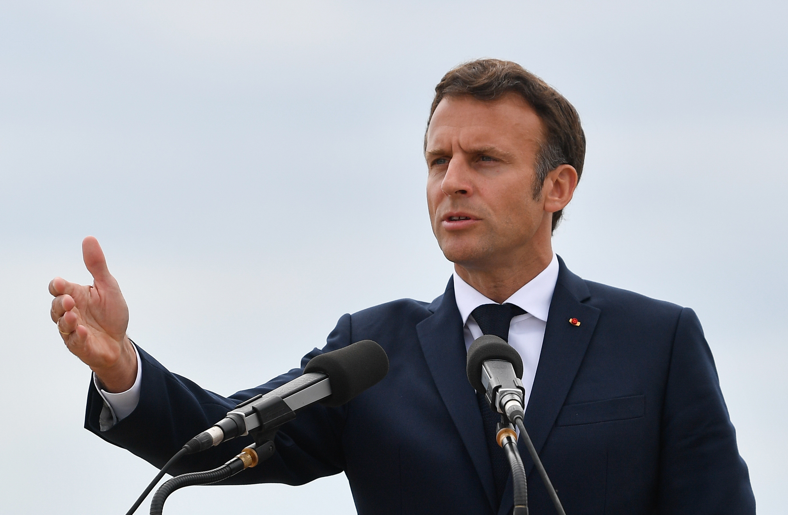 Mesajul transmis de Macron, în limba română: ”Era important pentru mine să vin”