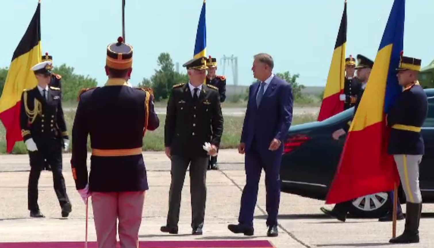 Regele Philippe al Belgiei a vorbit o oră cu președintele Iohannis. A urmat masa la cantină, cu soldații