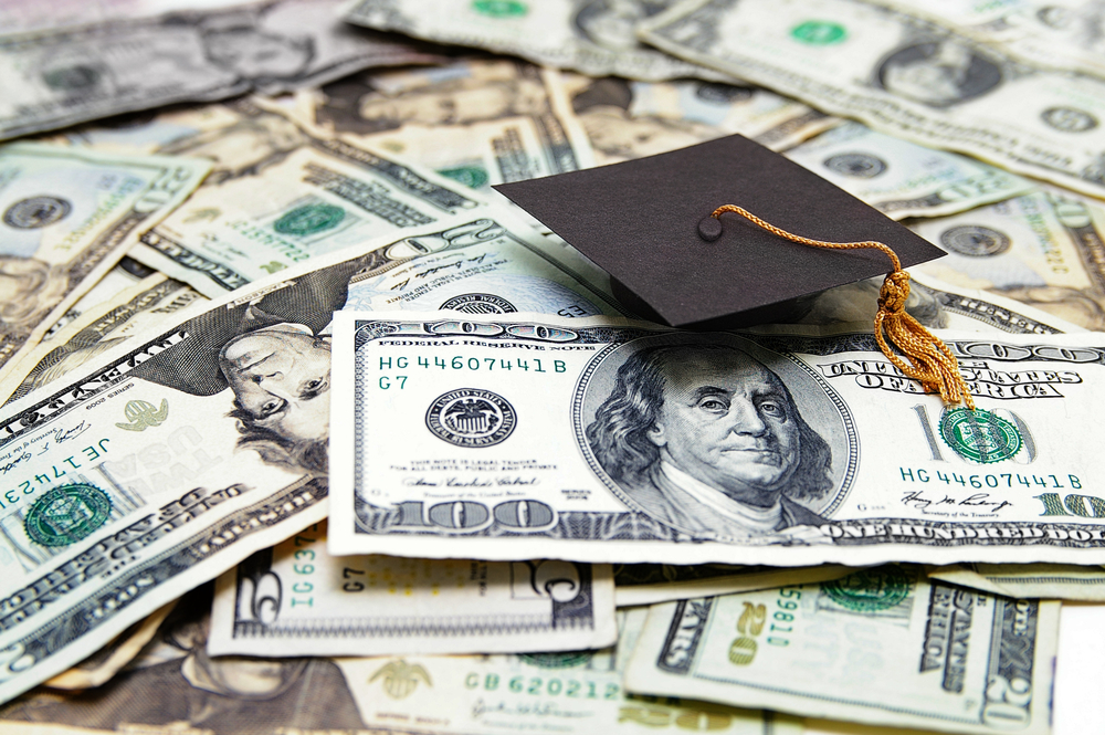 SUA vor anula împrumuturi studențești de 6 miliarde de dolari, pentru 200.000 de persoane fraudate de colegiile lor
