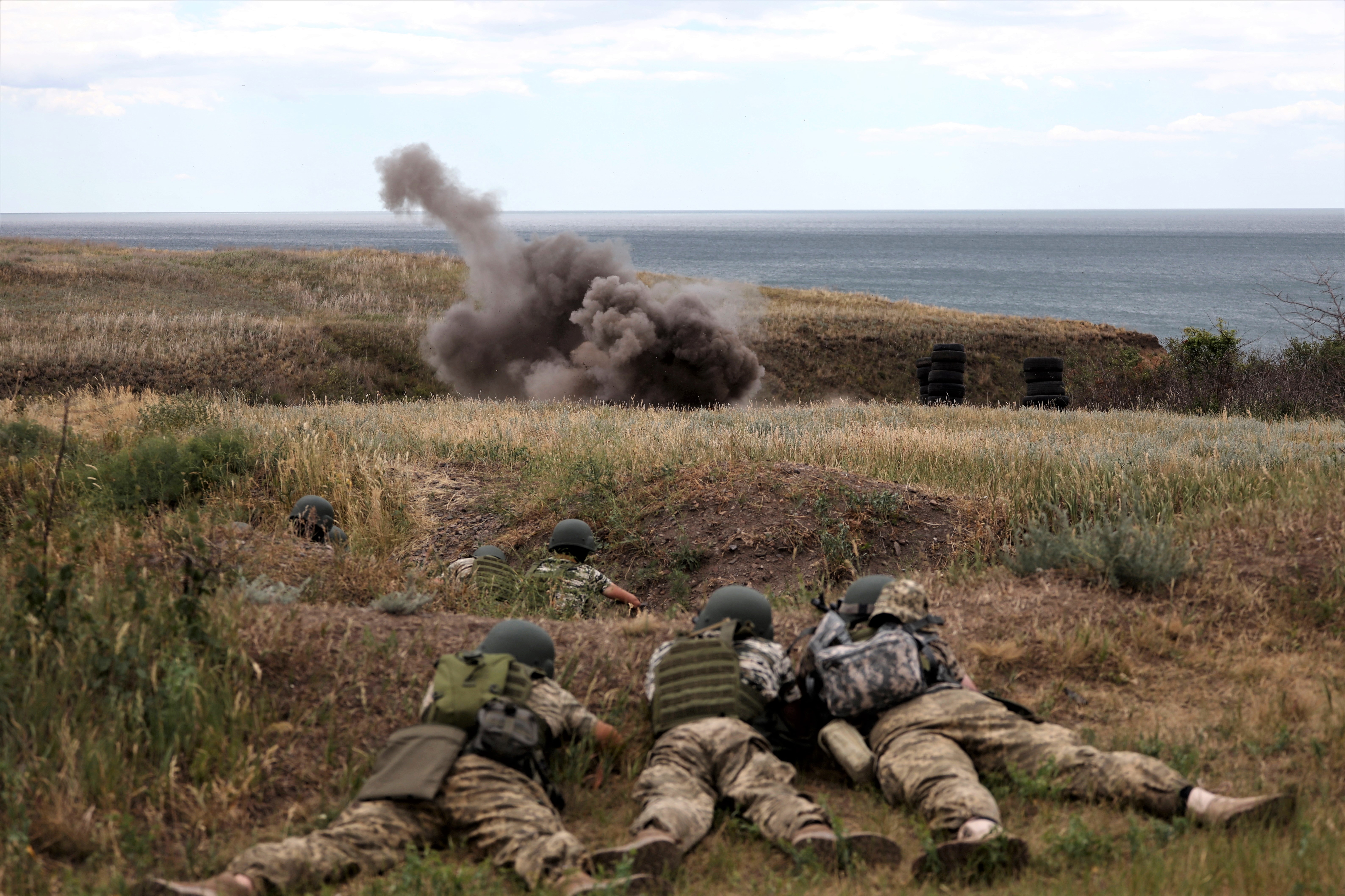 Forțele ucrainene rezistă eroic în fața ofensivei rusești, în Lisichansk. Porturile Ucrainei la Marea Neagră, minate